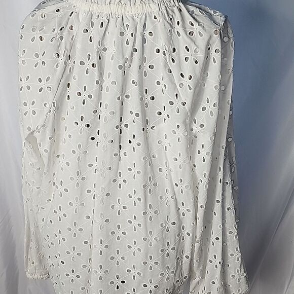 White Eyelet Ruffle Neckline Tie Front Silver Button Size L Button Up - Picture 7 of 7